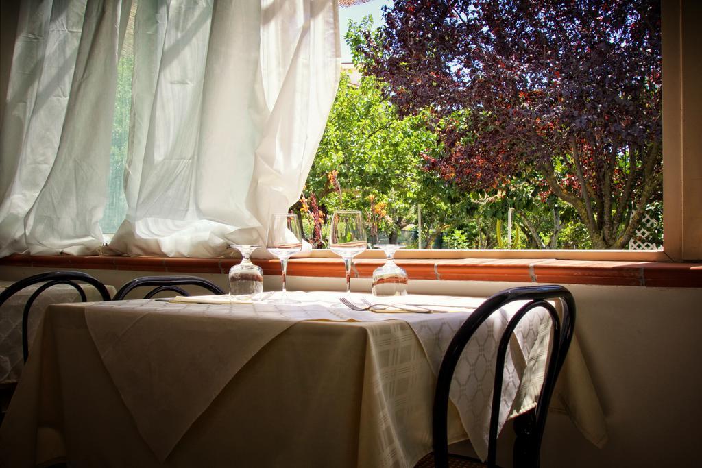 Minturnae Hotel 斯考里 外观 照片