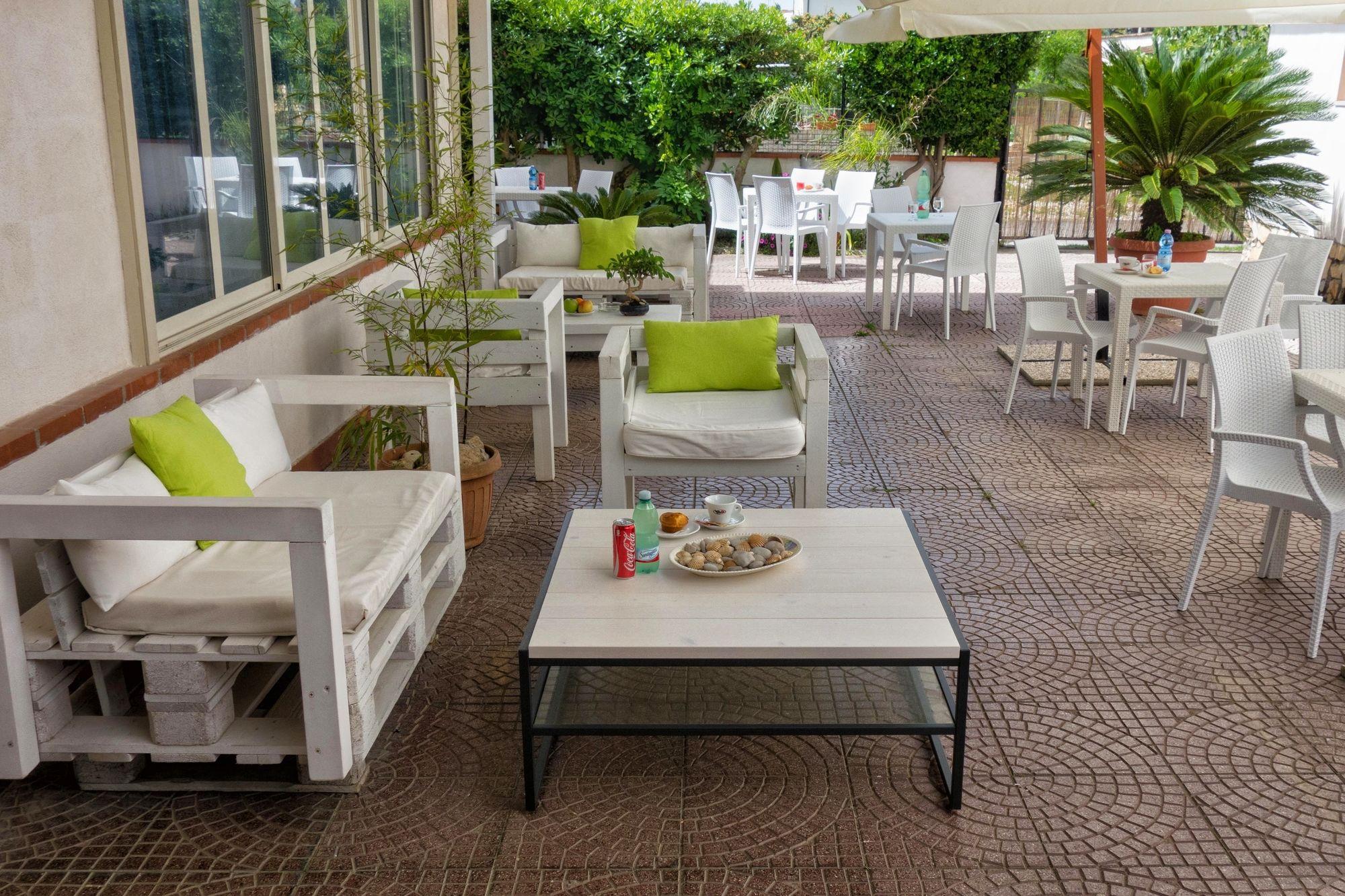Minturnae Hotel 斯考里 外观 照片